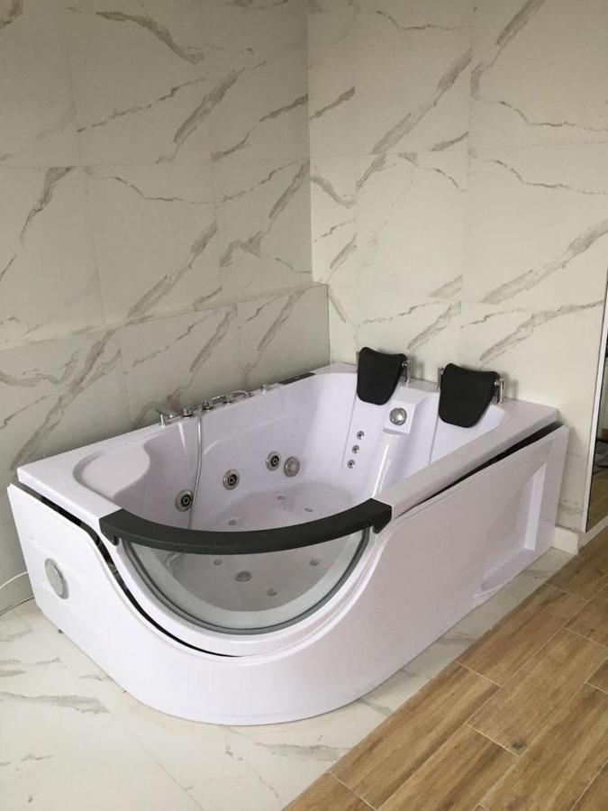 Yourapart Jacuzzi Przy Zamku Krolewskim Varsovie Extérieur photo